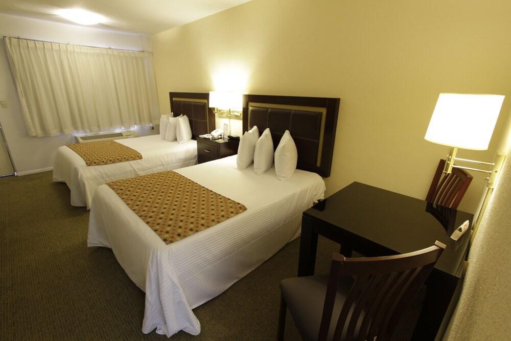 Quinta Dorada Hotel & Suites Saltillo Exteriör bild