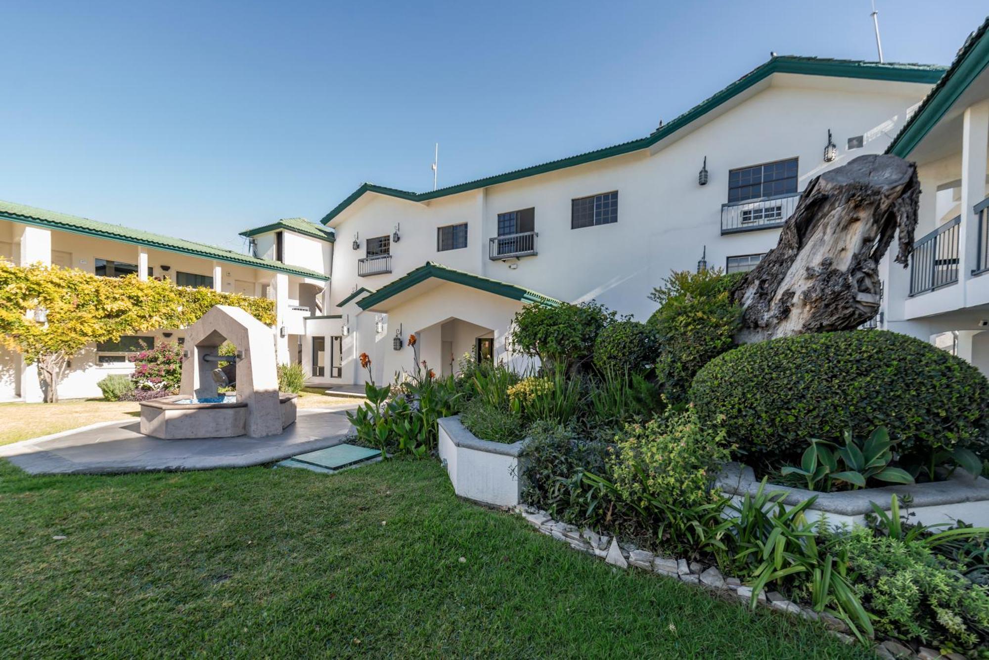 Quinta Dorada Hotel & Suites Saltillo Exteriör bild